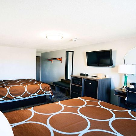 Super 8 By Wyndham Pueblo Hotell Eksteriør bilde