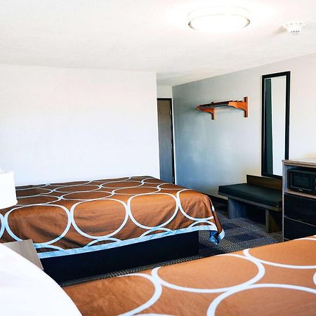 Super 8 By Wyndham Pueblo Hotell Eksteriør bilde