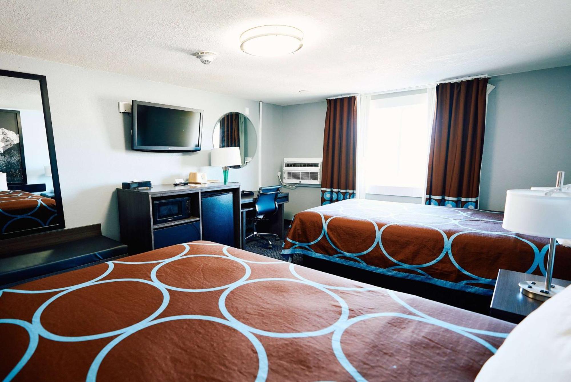Super 8 By Wyndham Pueblo Hotell Eksteriør bilde