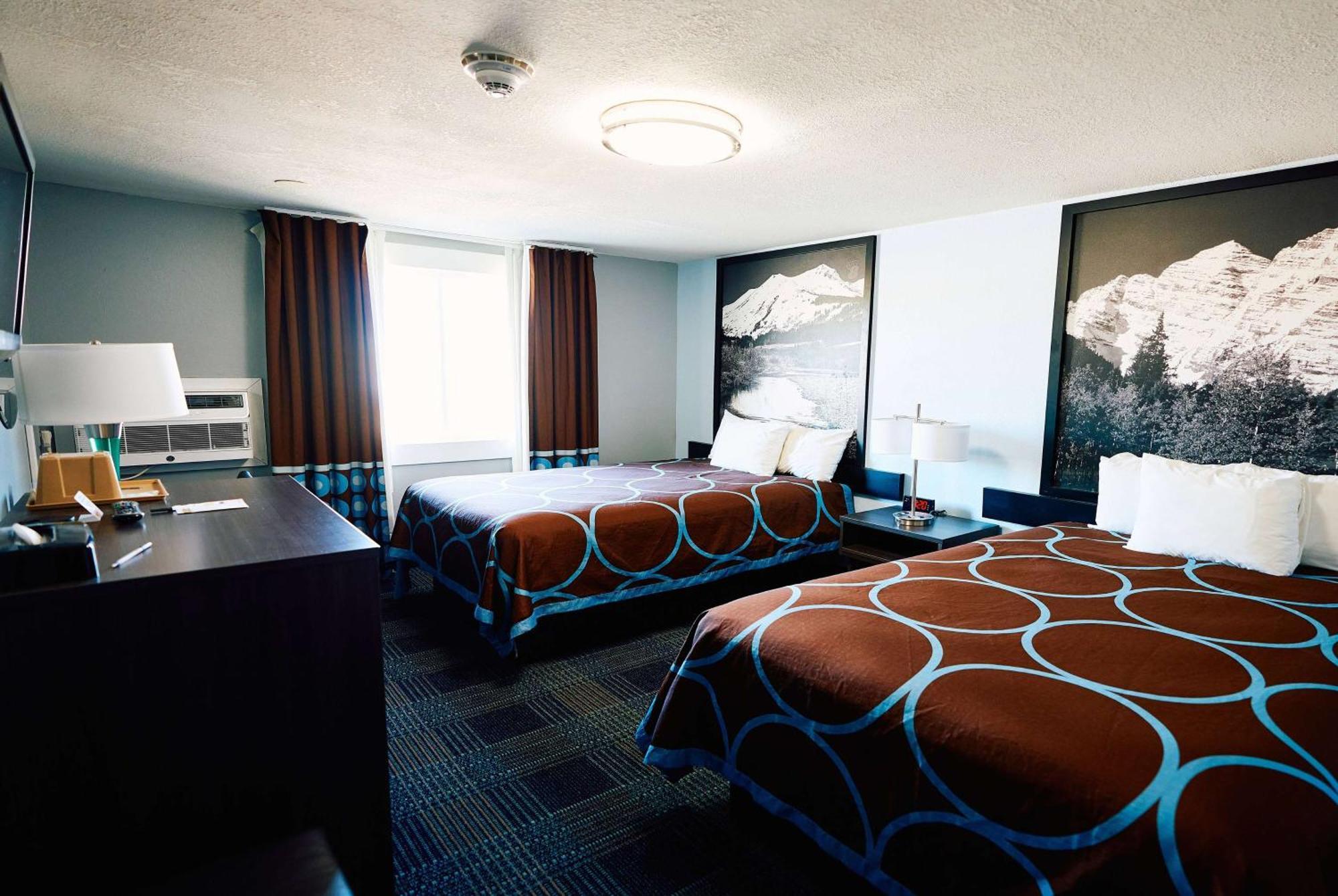Super 8 By Wyndham Pueblo Hotell Eksteriør bilde