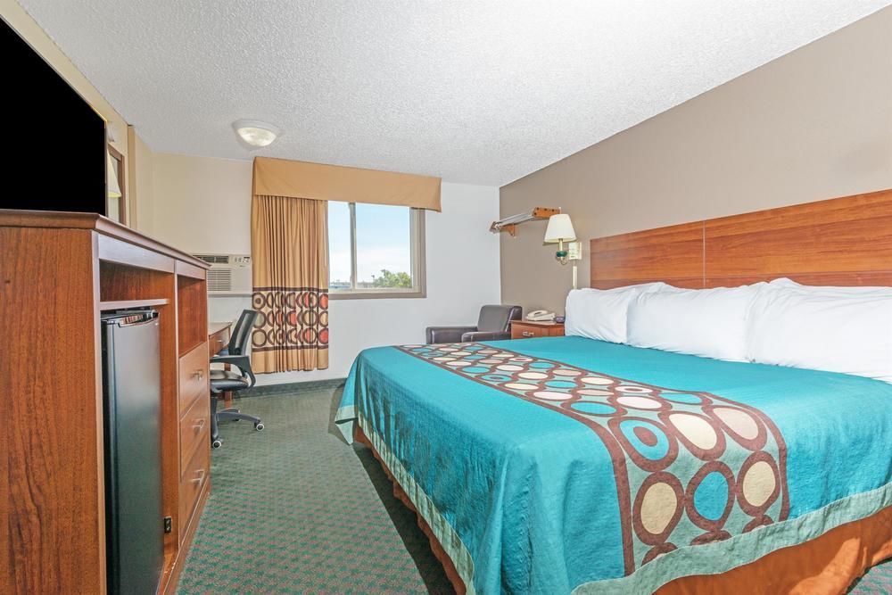 Super 8 By Wyndham Pueblo Hotell Eksteriør bilde