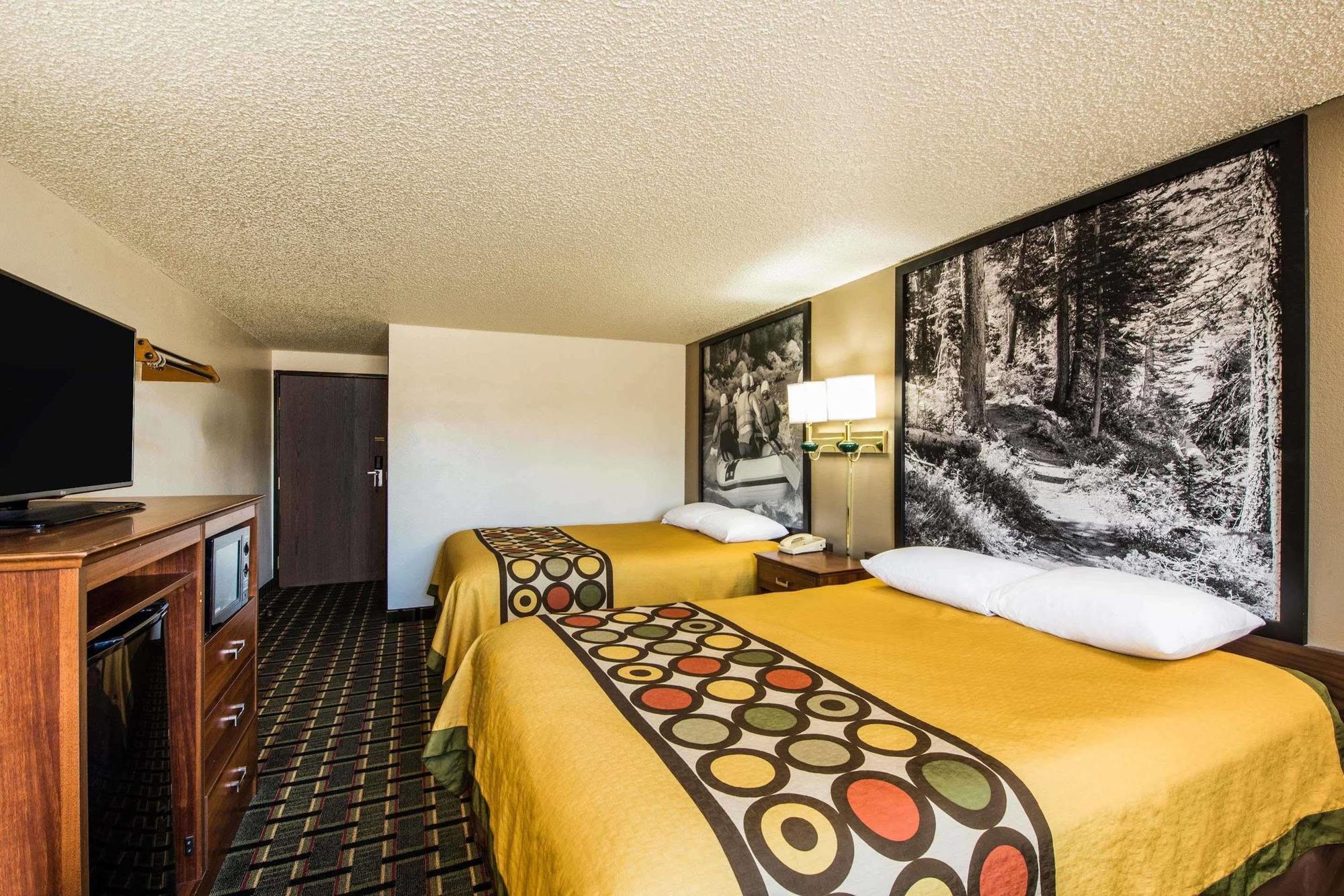 Super 8 By Wyndham Pueblo Hotell Eksteriør bilde
