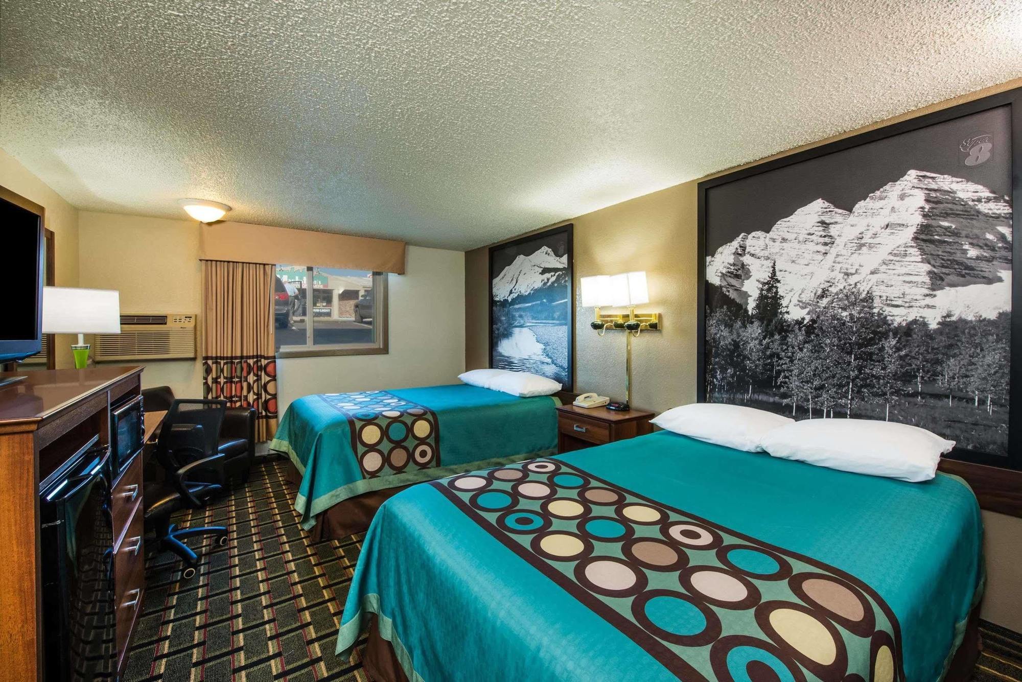 Super 8 By Wyndham Pueblo Hotell Eksteriør bilde