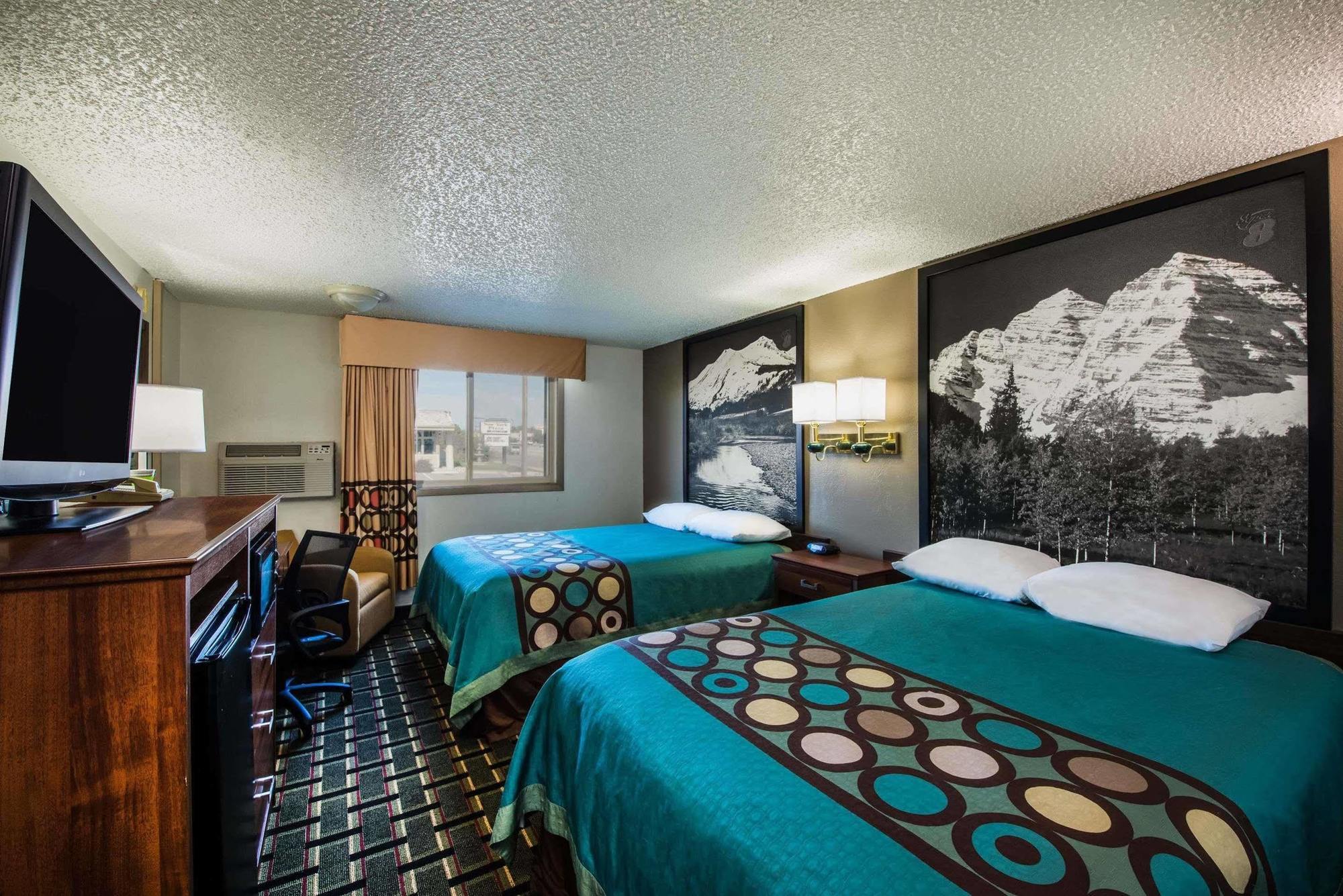 Super 8 By Wyndham Pueblo Hotell Eksteriør bilde